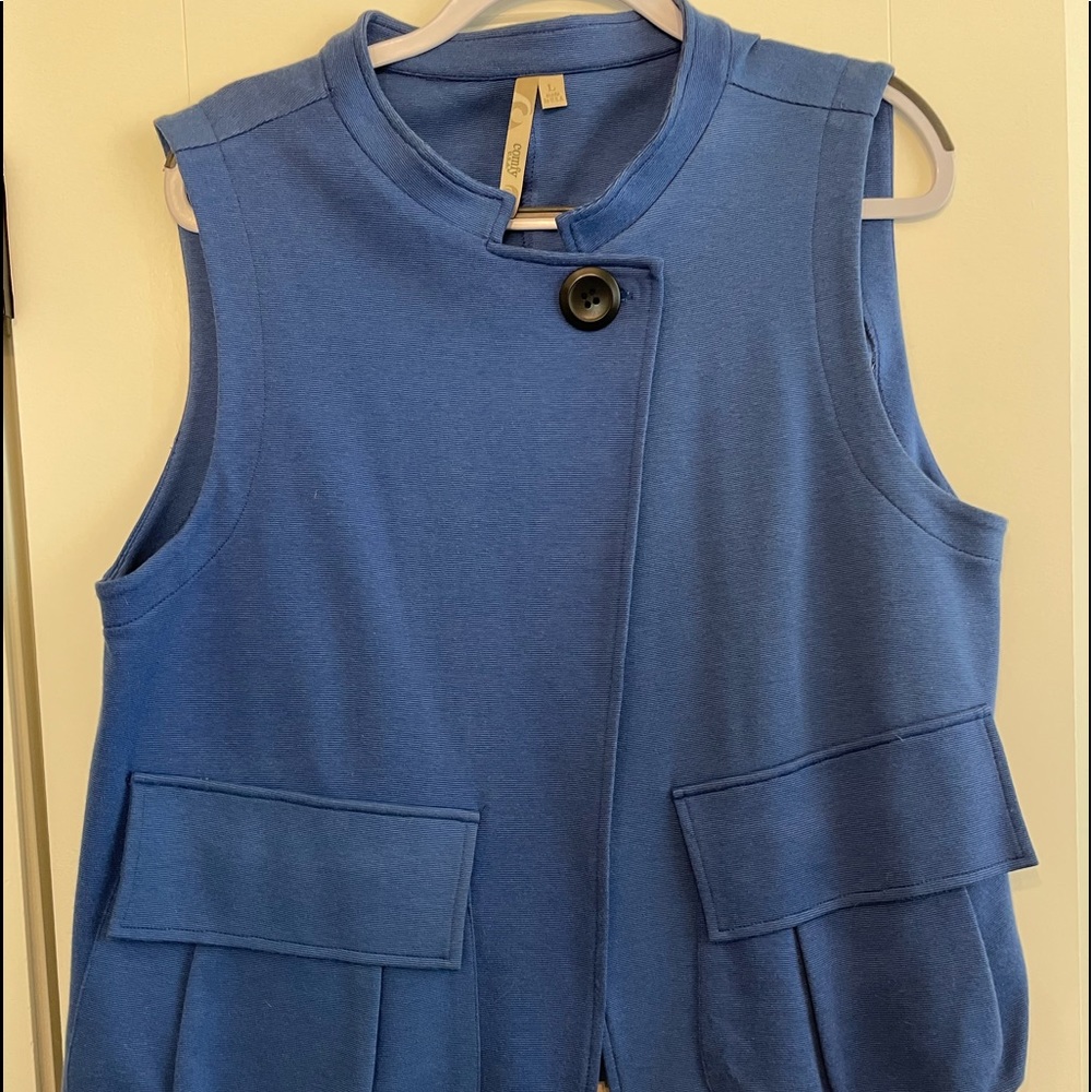 Comfy USA blue vest L